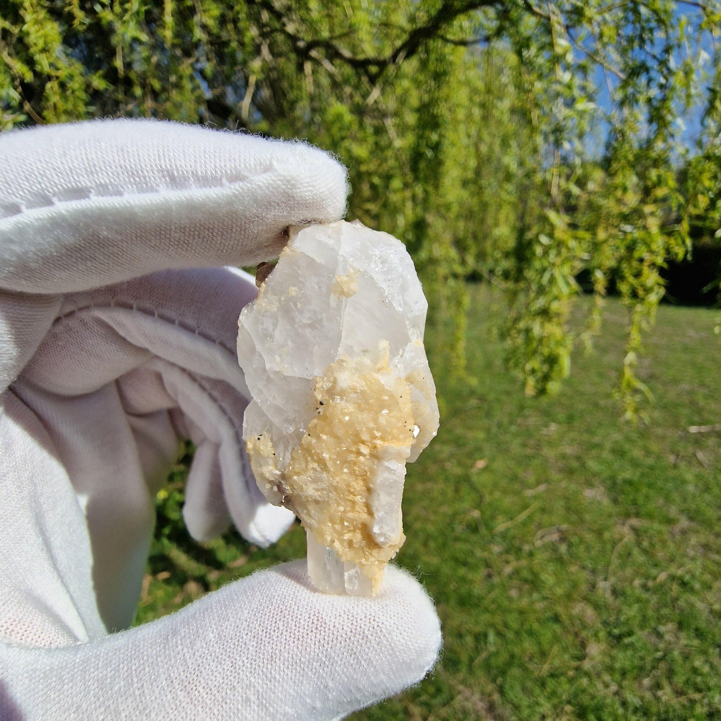 Scheelite on Quartz - Chenzou, China.